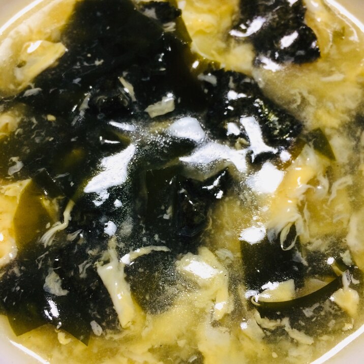 水餃子の茹で汁で卵わかめスープ
